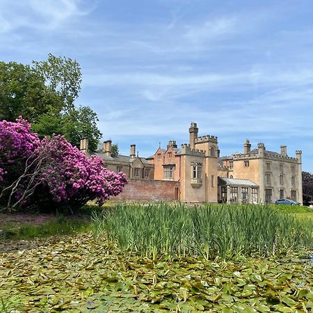 Apartment At Llanerchydol Hall Welshpool Ngoại thất bức ảnh